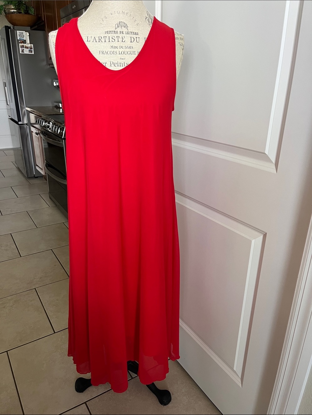 EUC Kozan vibrant red sleeveless flowy silhouette V-neckline. Medium .